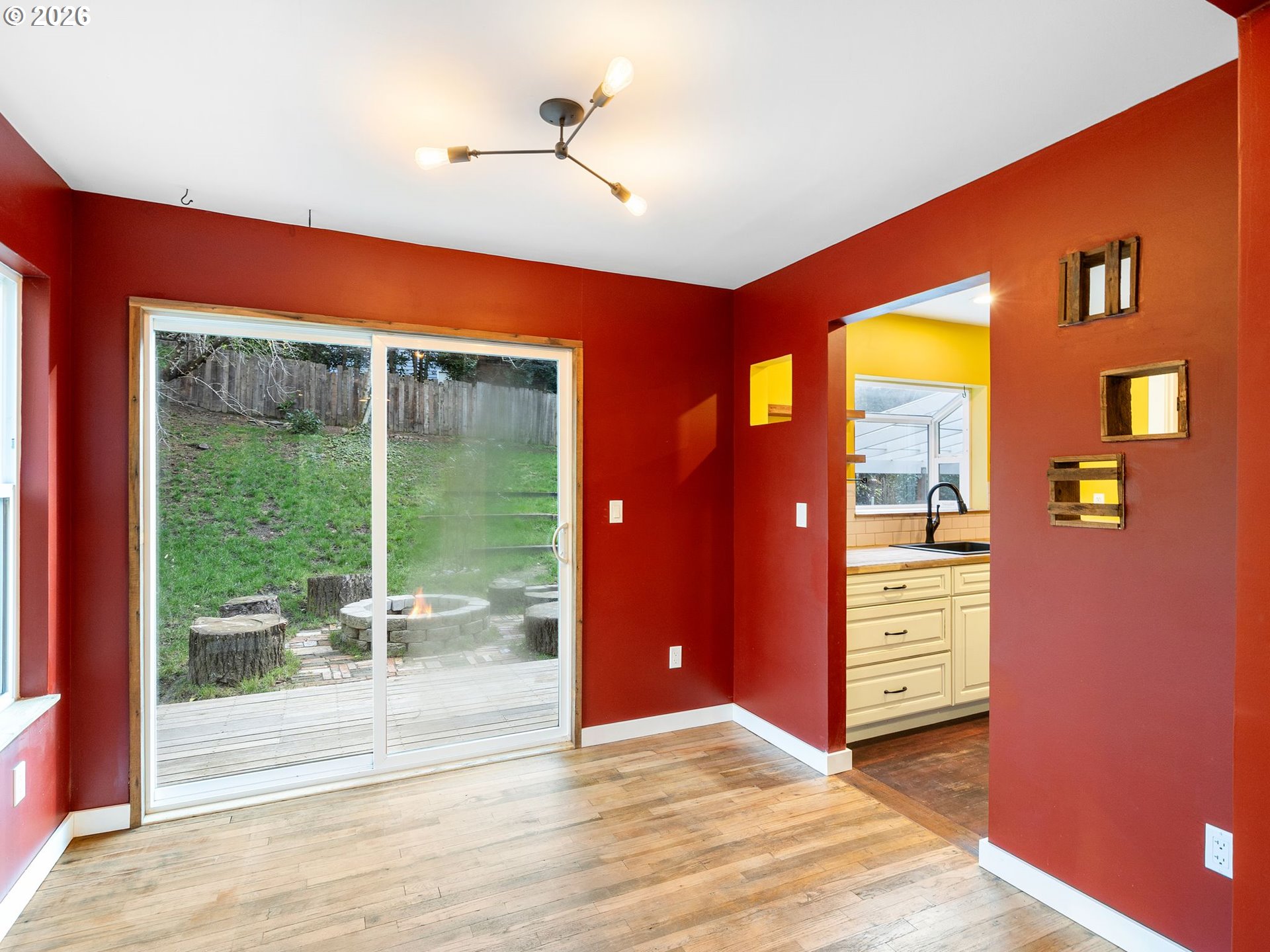 9208 Southwest 44th Avenue Portland, OR 97219 - Photo 6 of 28