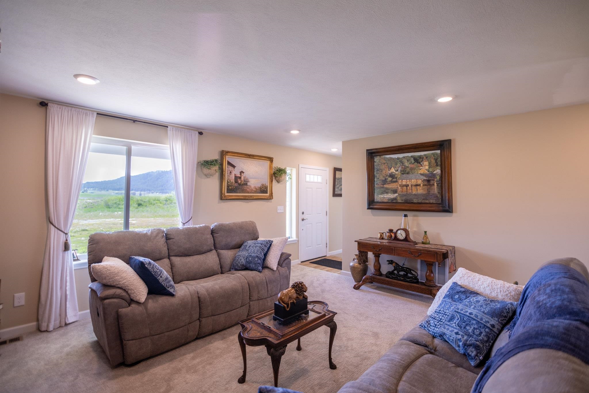 2074 Steinmetz Road Chewelah, WA 99109 - Photo 3 of 29 Gallery Image 3