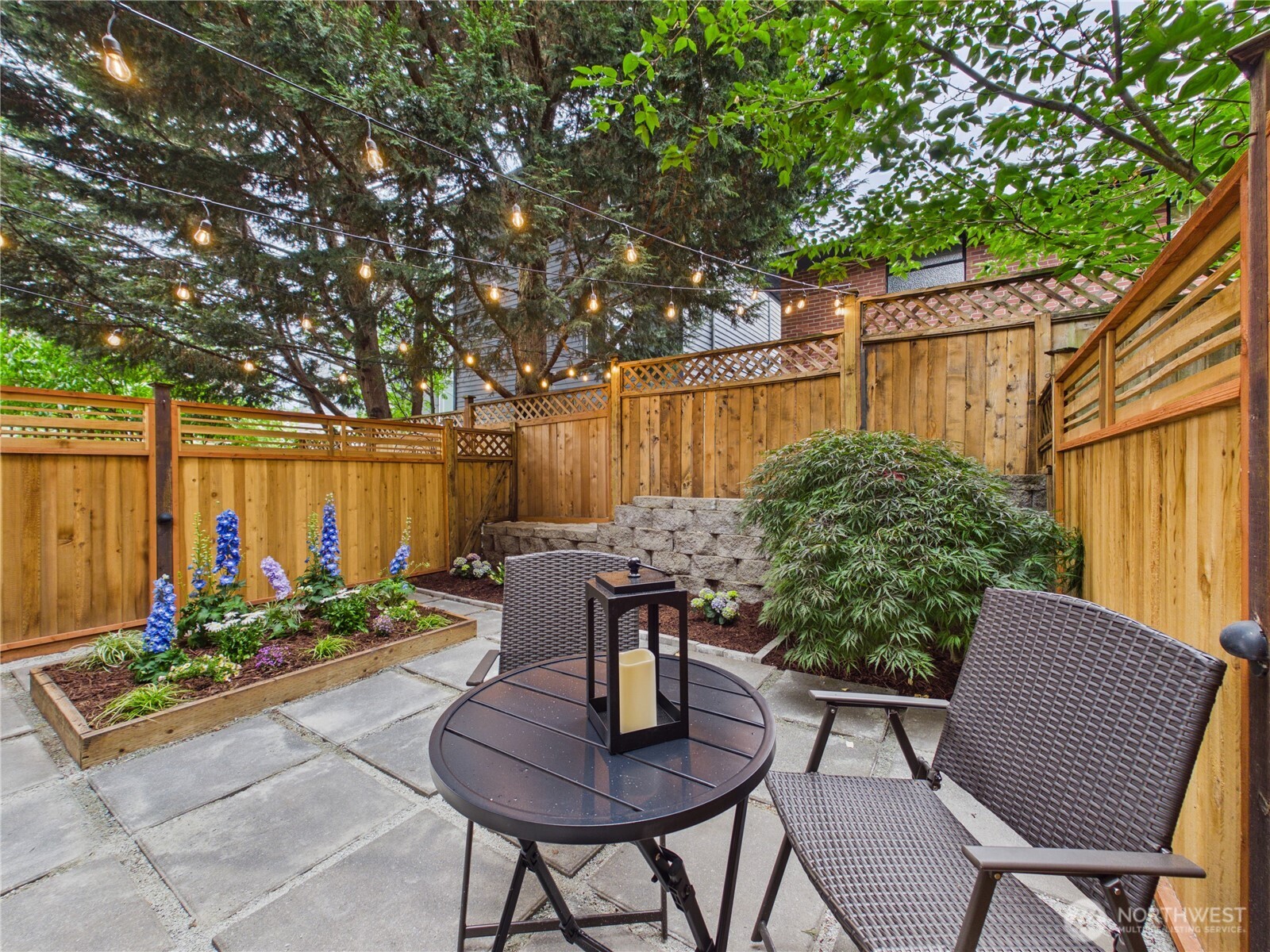 741 North 94th Street, Unit B Seattle, WA 98103 - Photo 4 of 32