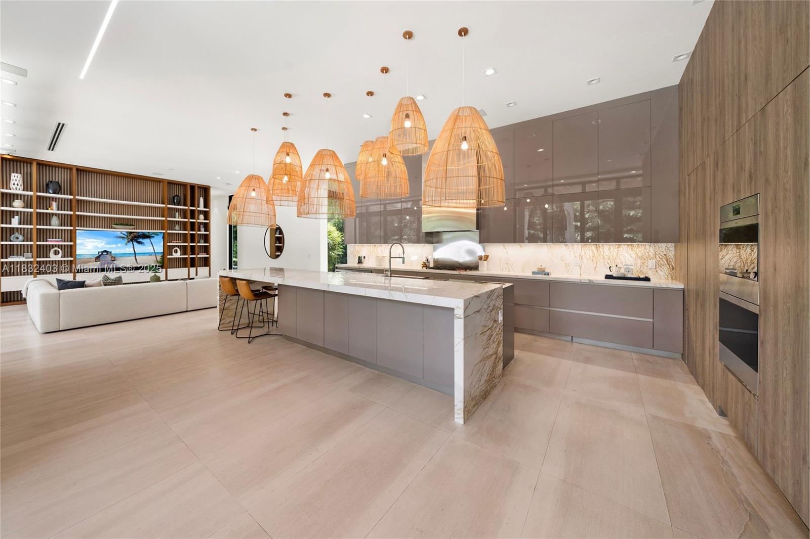 7610 Southwest 48th Court Miami, FL 33143 - Photo 12 of 34