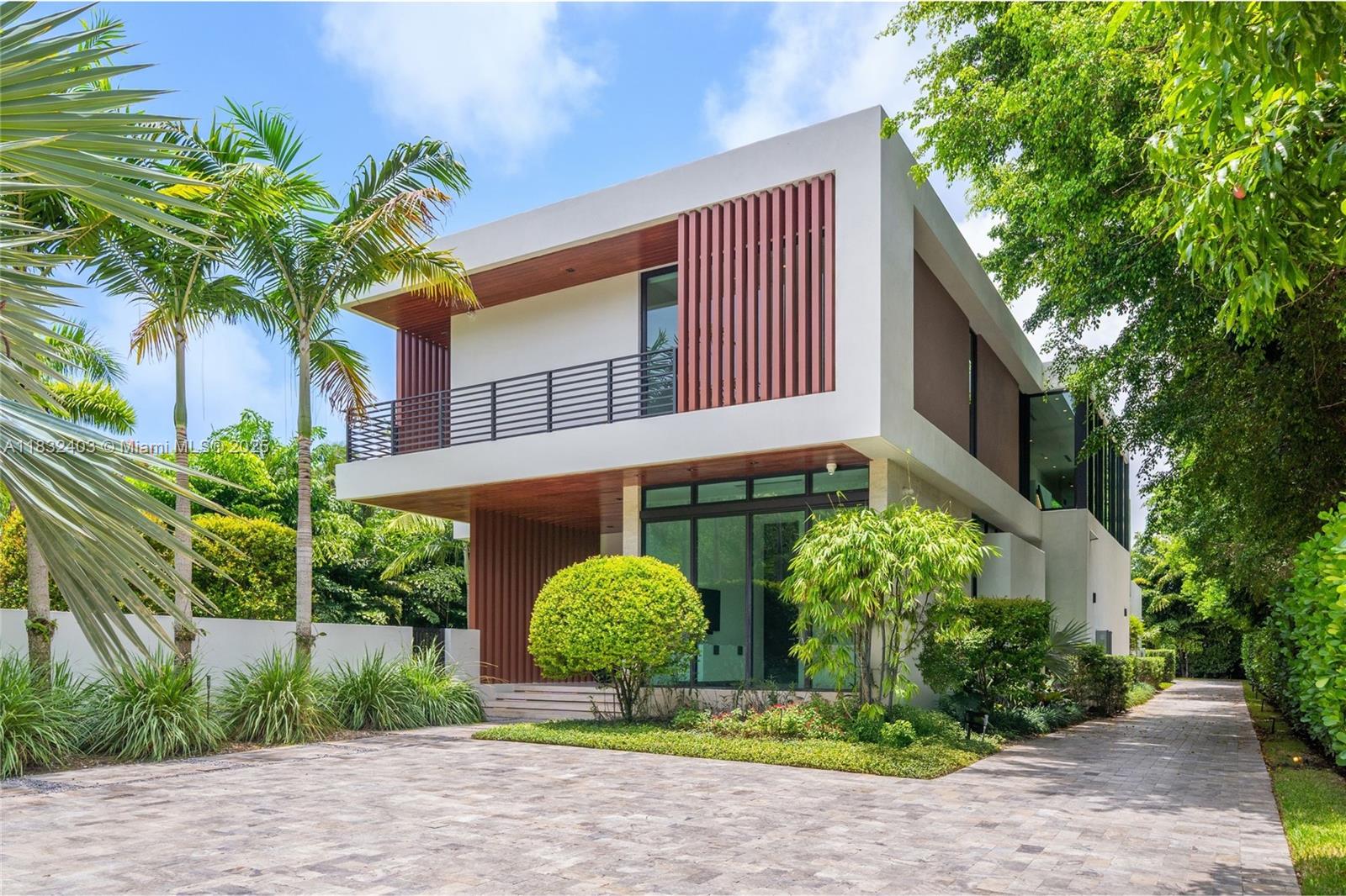 7610 Southwest 48th Court Miami, FL 33143 - Photo 6 of 34