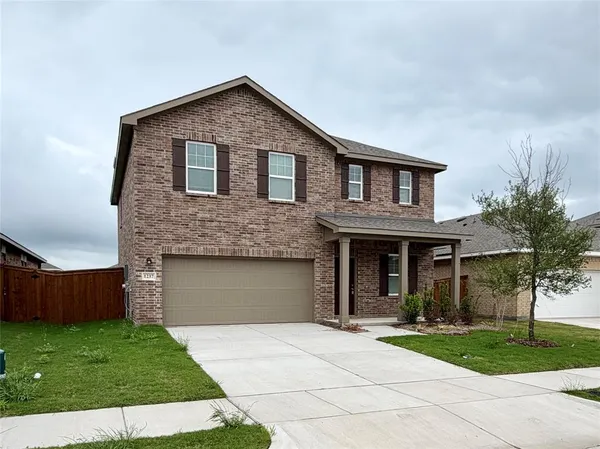 $2,400 | 1237 Herring Drive, Forney, TX 75126