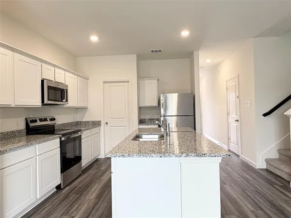 $2,400 | 1237 Herring Drive, Forney, TX 75126