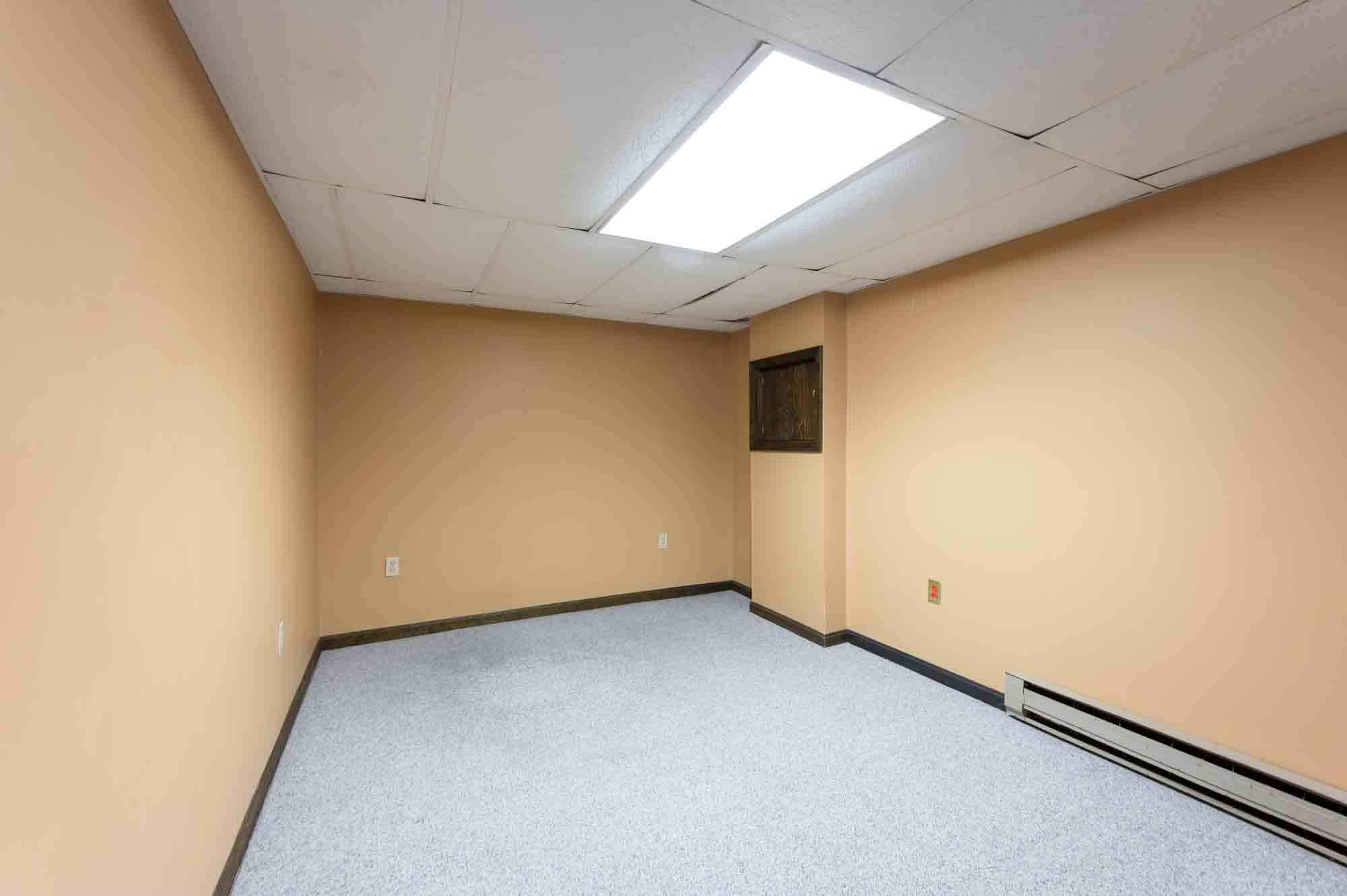 22 Olde Country Village Road Londonderry, NH 03053 - Photo 36 of 53