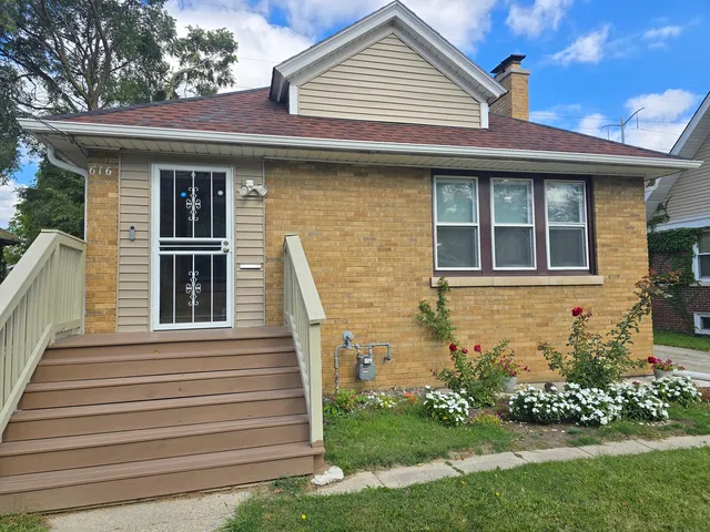 $244,900 | 616 West Keith Avenue, Waukegan, IL 60085