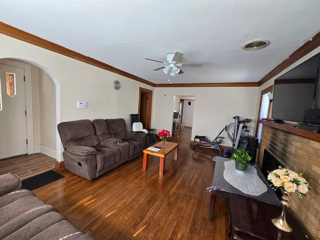 $254,900 | 616 West Keith Avenue, Waukegan, IL 60085