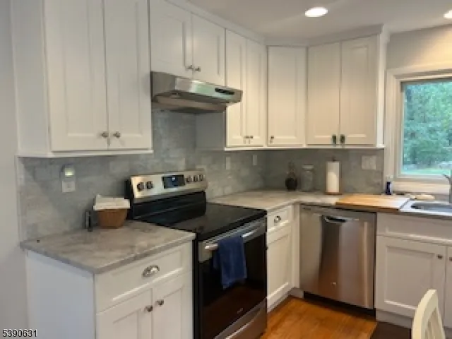 $399,900 | 368 Strotz Road, Asbury, NJ 08802