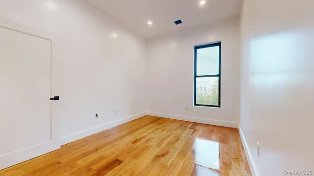 a view of empty room with window