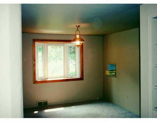 217 Rockingham Road Pittsburgh, PA 15238 - Photo 3 of 8 Den/Family/Great Room.