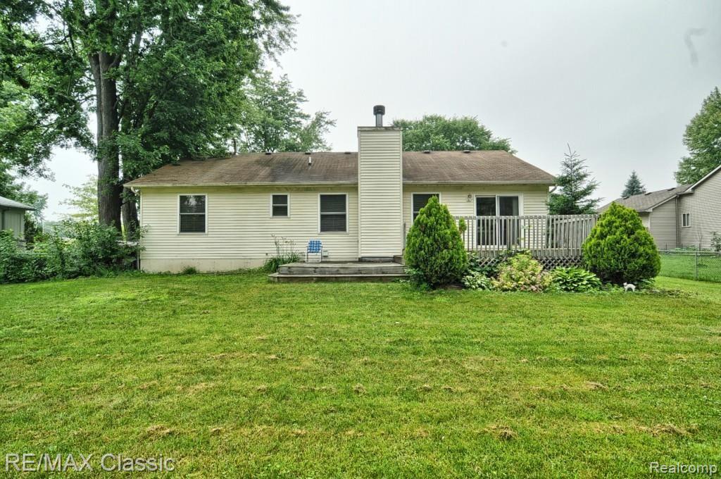 19778 Merriman Road Livonia, MI 48152 - Photo 25 of 27 Rear.jpg