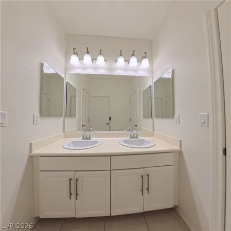 $2,570 | 7226 Summer Grove Avenue, Las Vegas, NV 89117