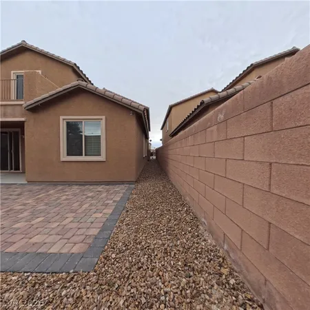 $2,570 | 7226 Summer Grove Avenue, Las Vegas, NV 89117