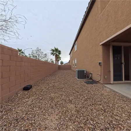 $2,570 | 7226 Summer Grove Avenue, Las Vegas, NV 89117
