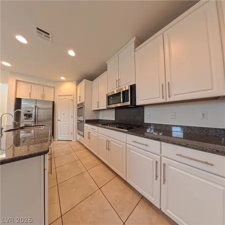 $2,570 | 7226 Summer Grove Avenue, Las Vegas, NV 89117