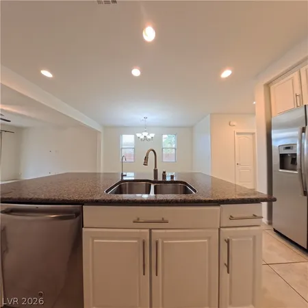 $2,570 | 7226 Summer Grove Avenue, Las Vegas, NV 89117