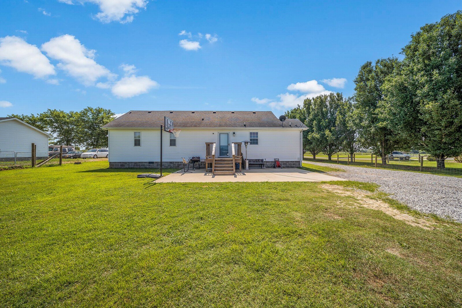 1720 Jacobs Pillar Road Smithville, TN 37166 - Photo 4 of 24 Gallery Image 4