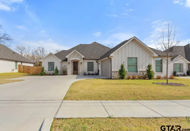 $499,000 | 5300 Hollytree Drive, Tyler, TX 75703