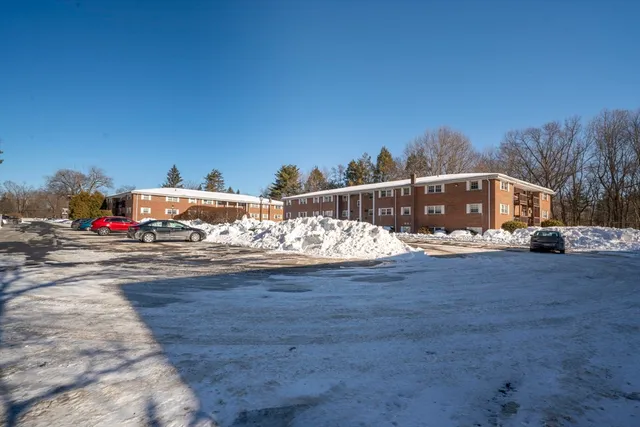 $315,000 | 39 Pleasant Street, Unit B10, Northborough, MA 01532