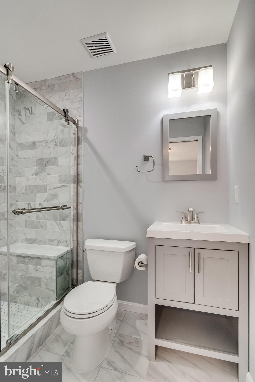 6506 Fort Hunt Road Alexandria, VA 22307 - Photo 17 of 42 Master Bath