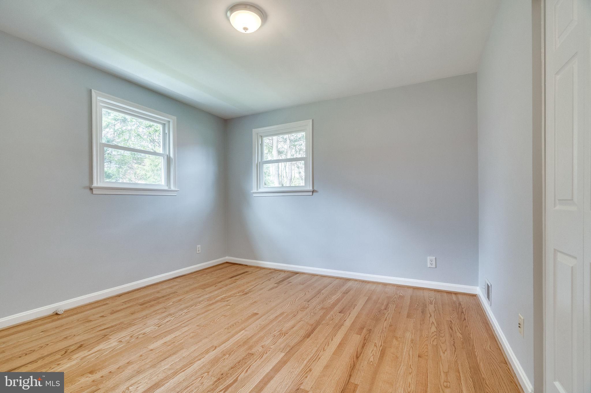 6506 Fort Hunt Road Alexandria, VA 22307 - Photo 20 of 42 Second Bedroom