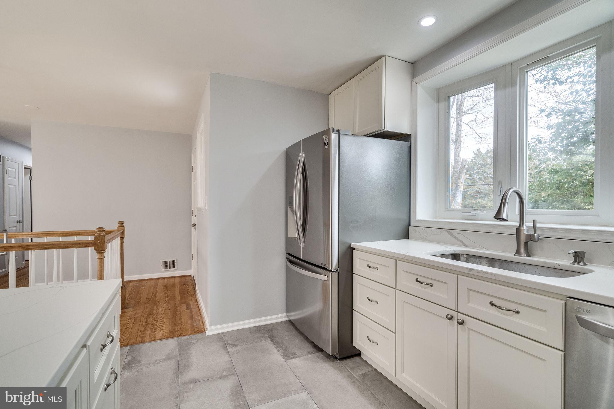 6506 Fort Hunt Road Alexandria, VA 22307 - Photo 3 of 42 Gallery Image 3