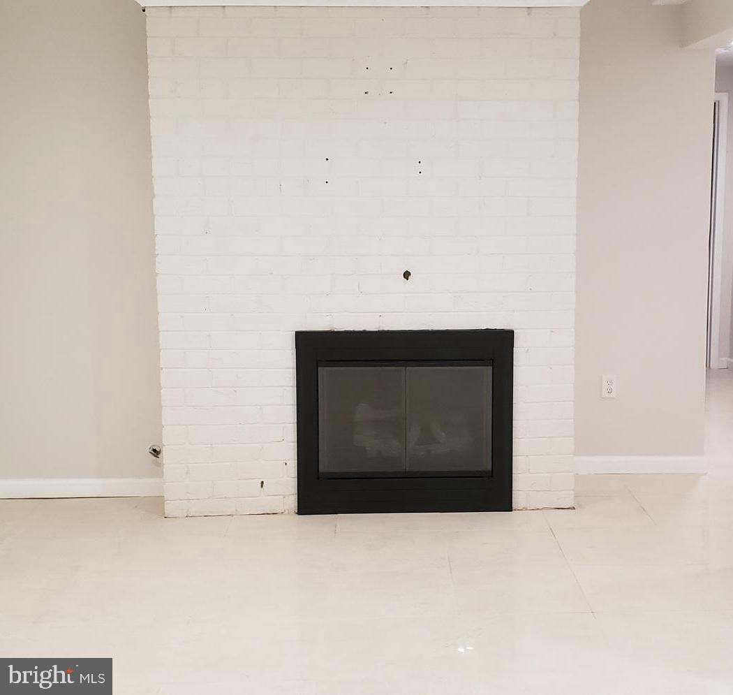 6506 Fort Hunt Road Alexandria, VA 22307 - Photo 29 of 42 Fireplace Doors Installed