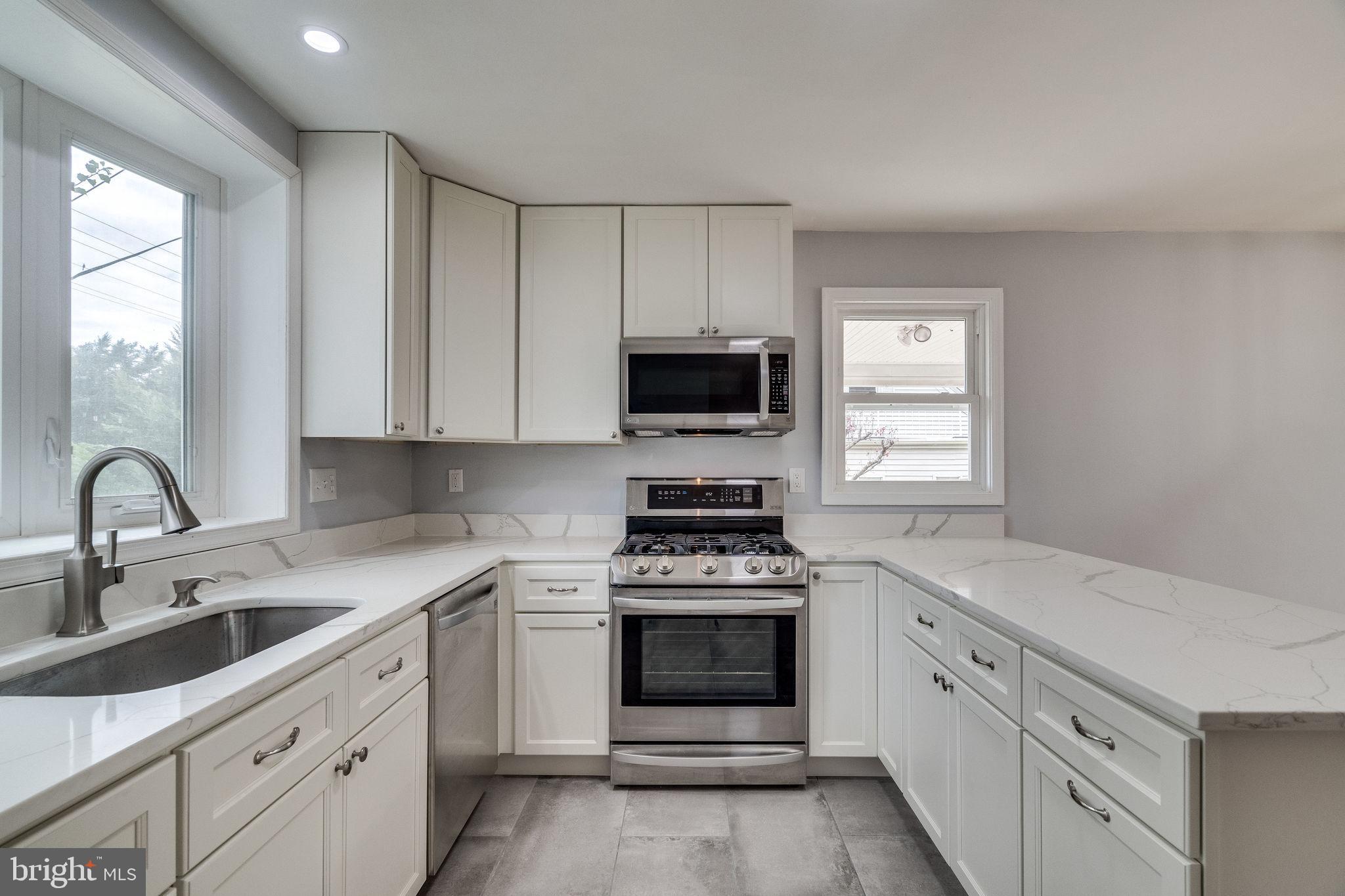 6506 Fort Hunt Road Alexandria, VA 22307 - Photo 4 of 42 Gallery Image 4