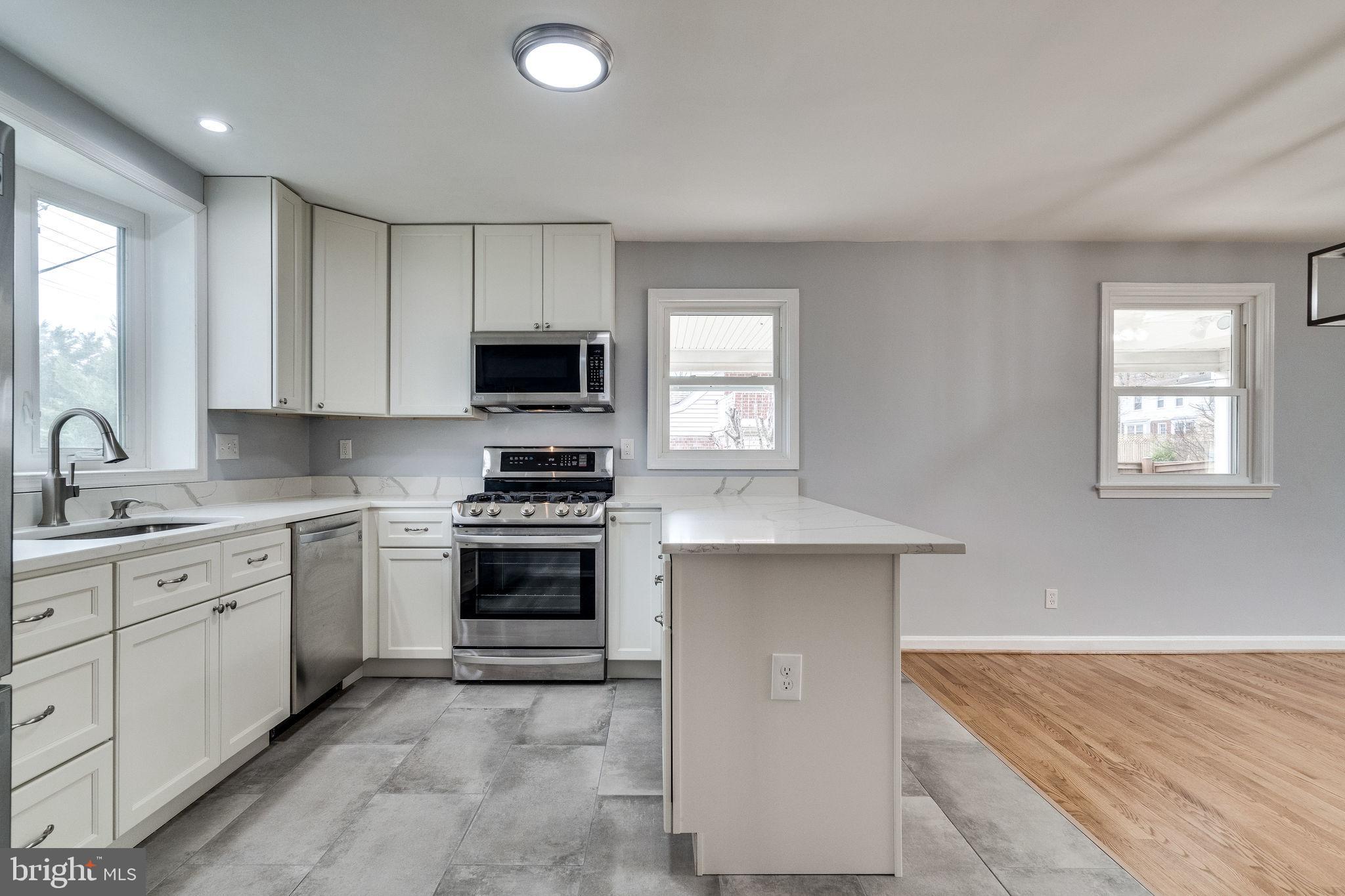 6506 Fort Hunt Road Alexandria, VA 22307 - Photo 5 of 42 Gallery Image 5