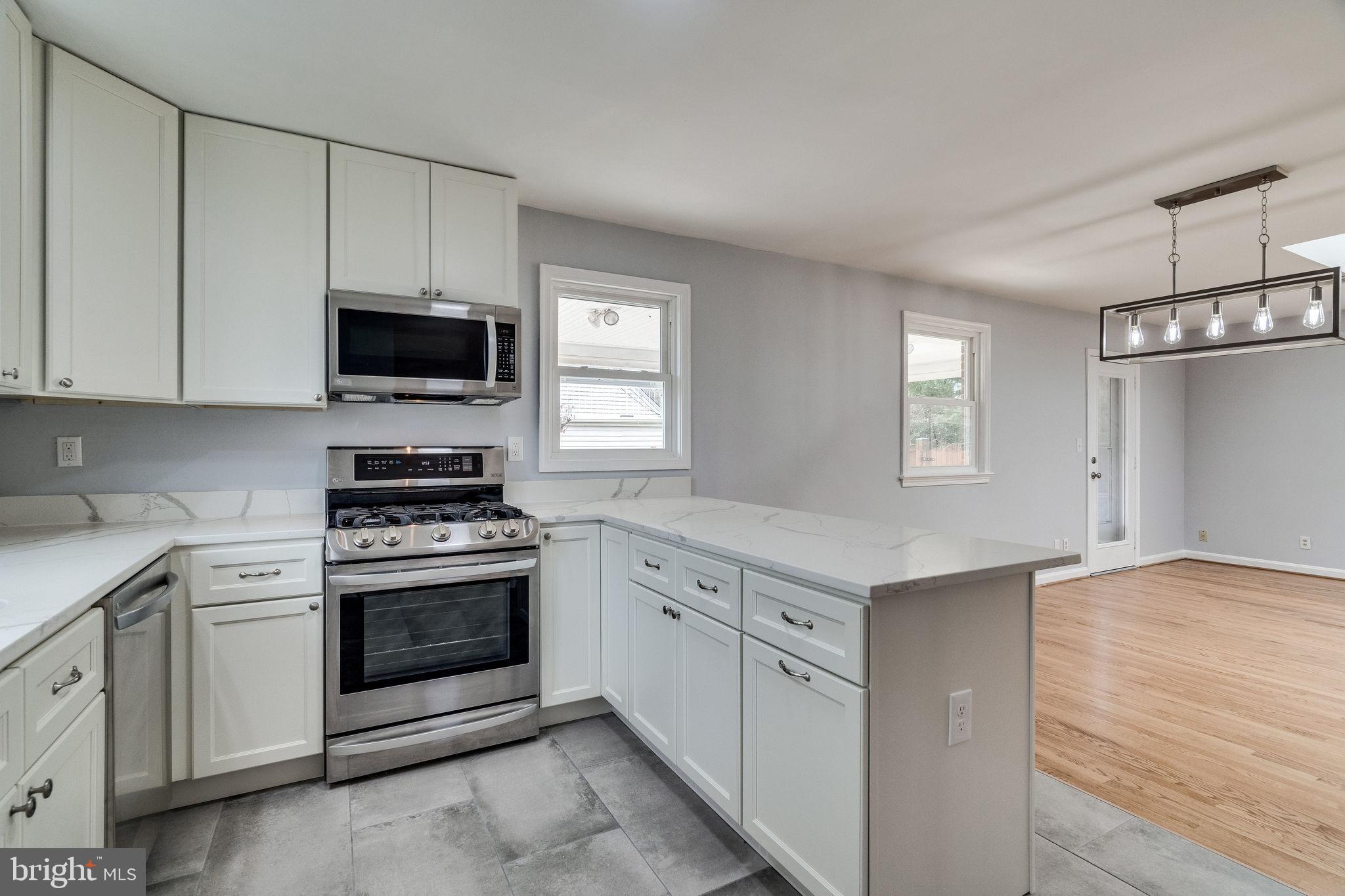 6506 Fort Hunt Road Alexandria, VA 22307 - Photo 6 of 42 Gallery Image 6