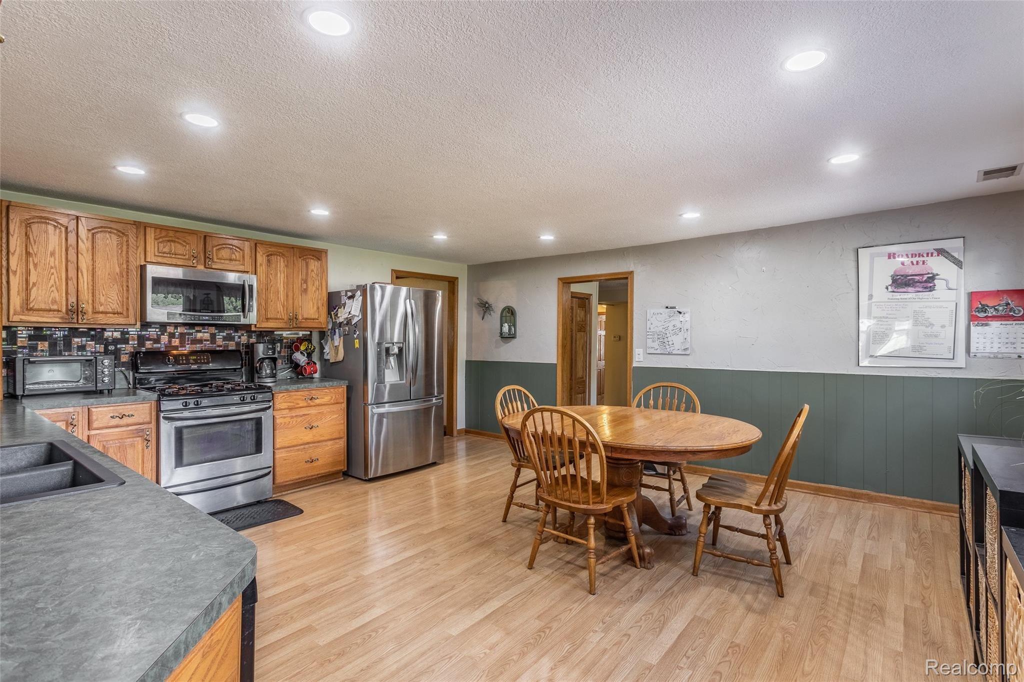 22675 Waltz Road New Boston, MI 48164 - Photo 18 of 48 244A0938-HDR.jpg