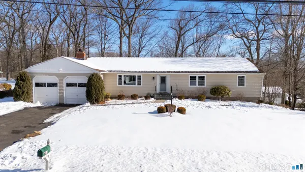 $989,375 | 250 Lockwood Road, Fairfield, CT 06825