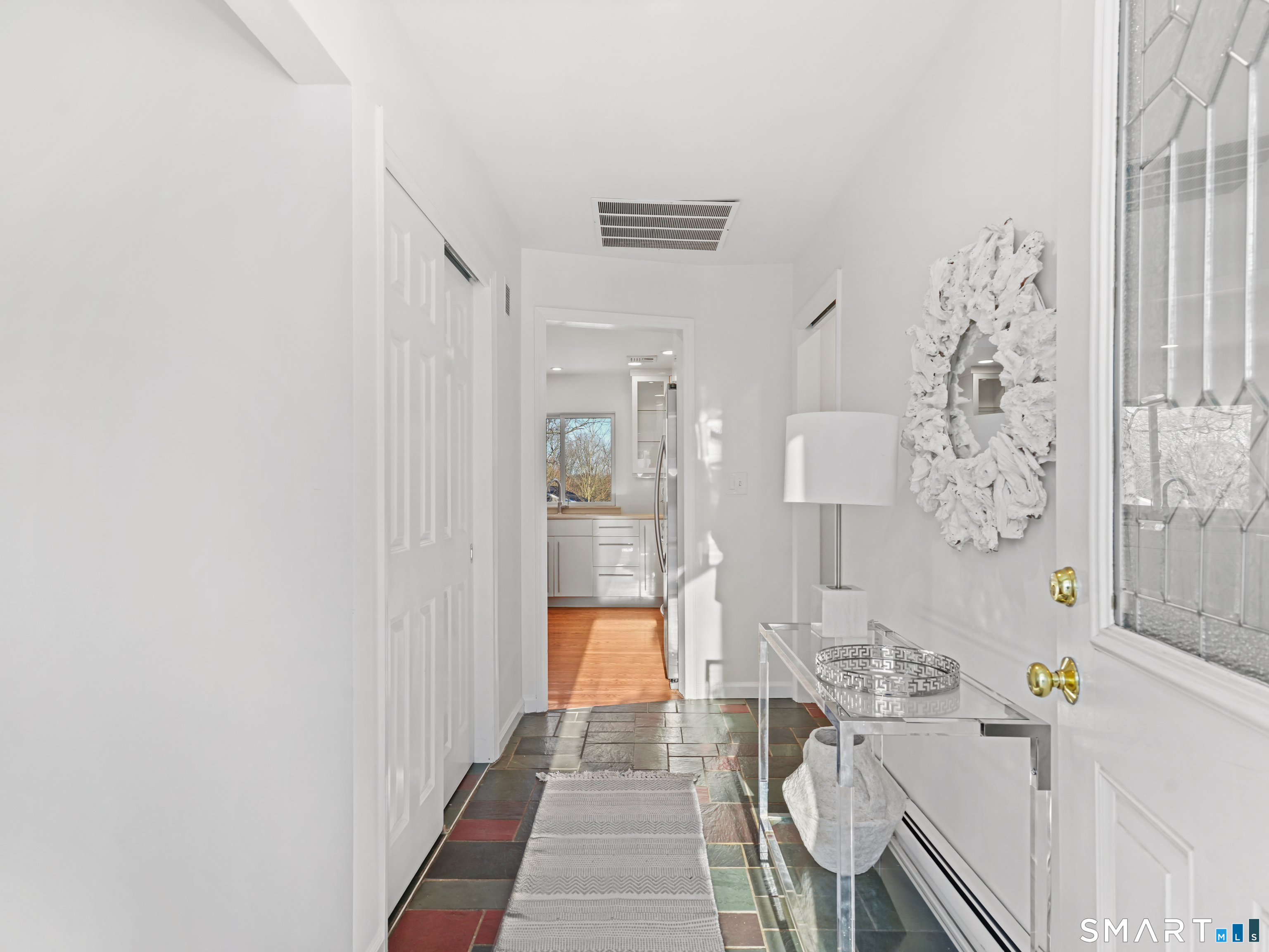 250 Lockwood Road Fairfield, CT 06825 - Photo 3 of 30