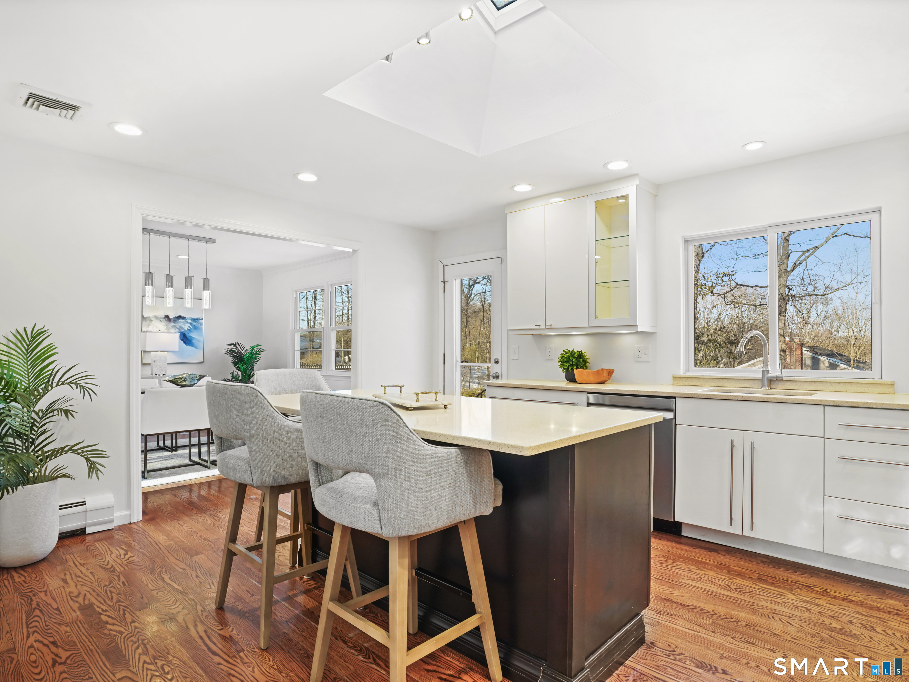 250 Lockwood Road Fairfield, CT 06825 - Photo 8 of 30