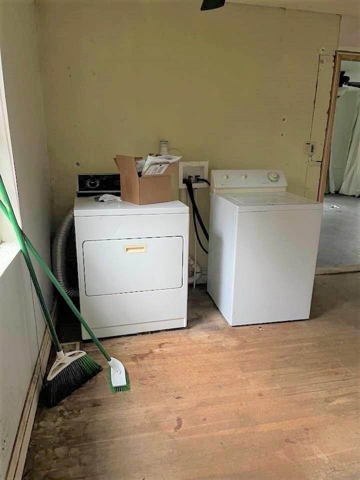 700 New Market Road Tryon, NC 28782 - Photo 15 of 44 a utility room with dryer and washer