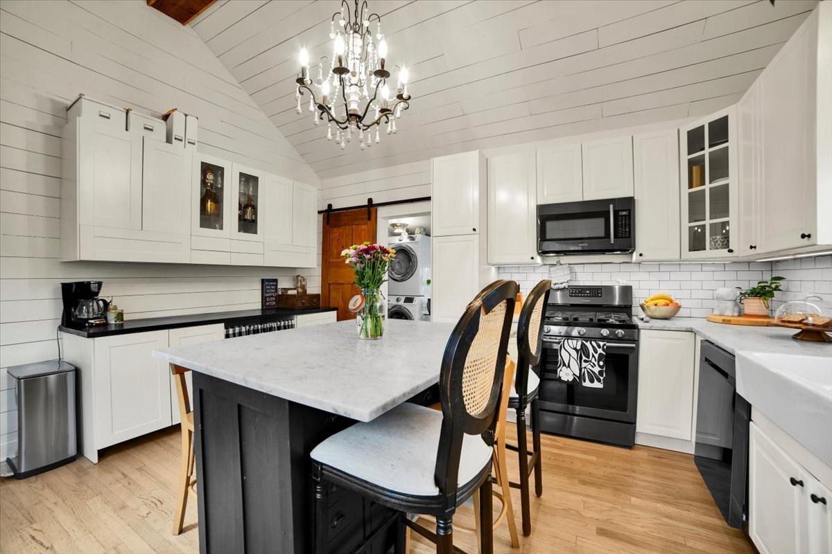 26 East Van Buren Street Oswego, IL 60543 - Photo 11 of 30