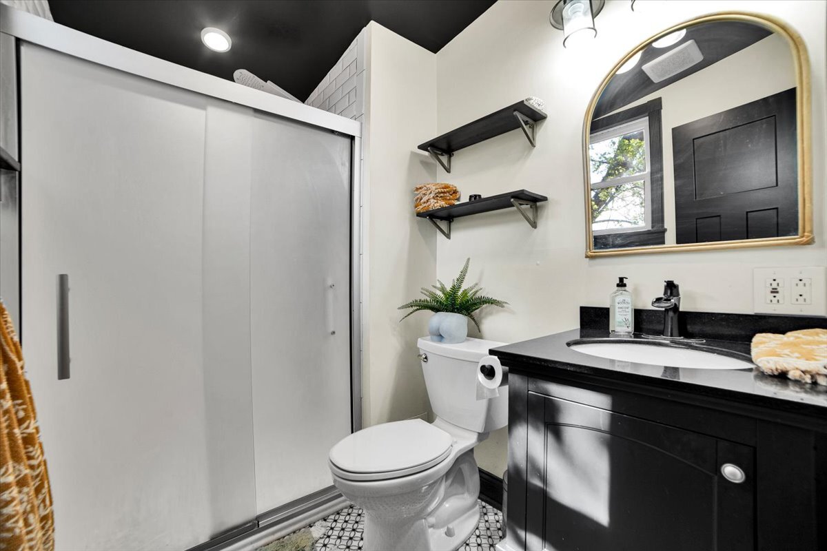 26 East Van Buren Street Oswego, IL 60543 - Photo 20 of 30