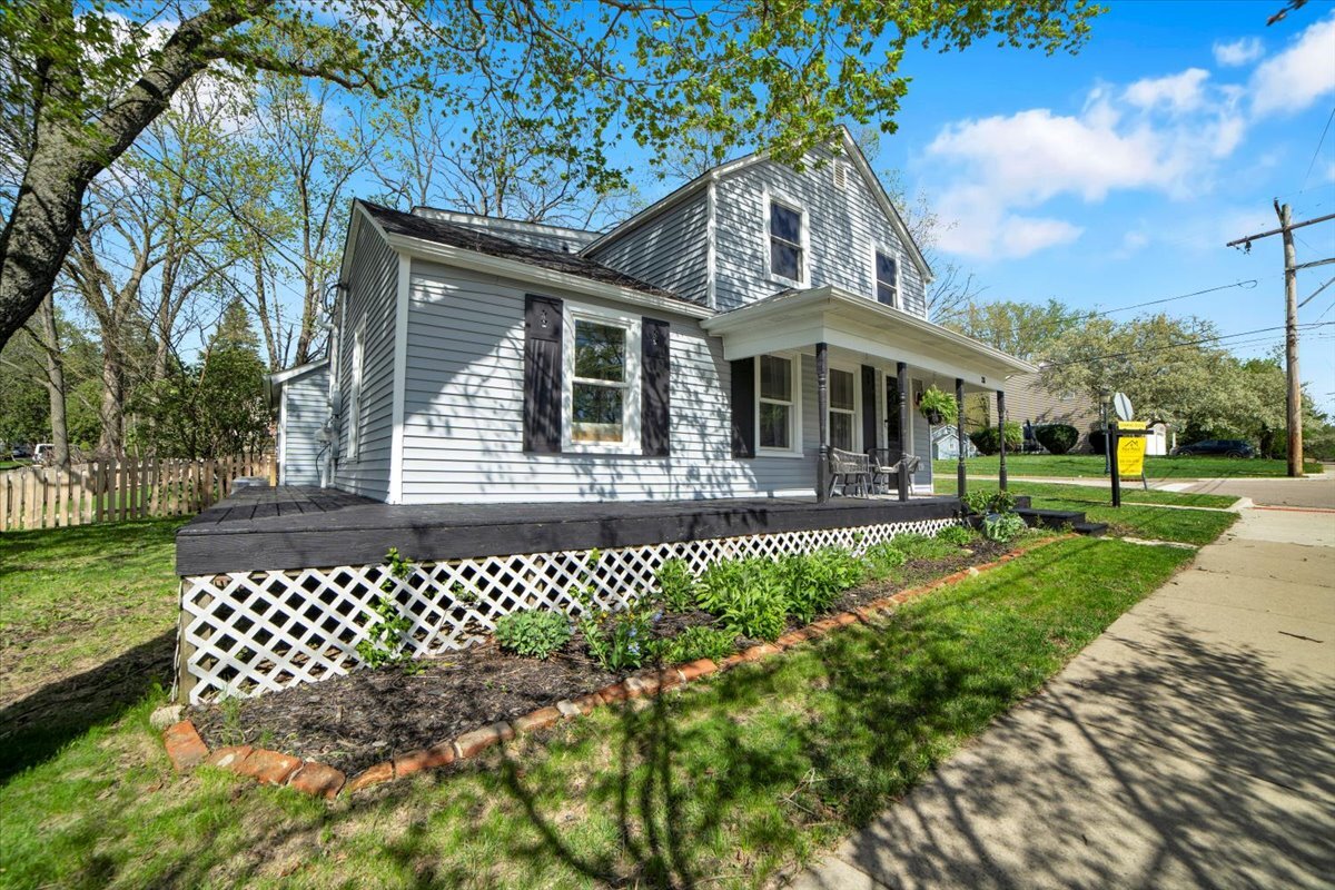 26 East Van Buren Street Oswego, IL 60543 - Photo 2 of 30