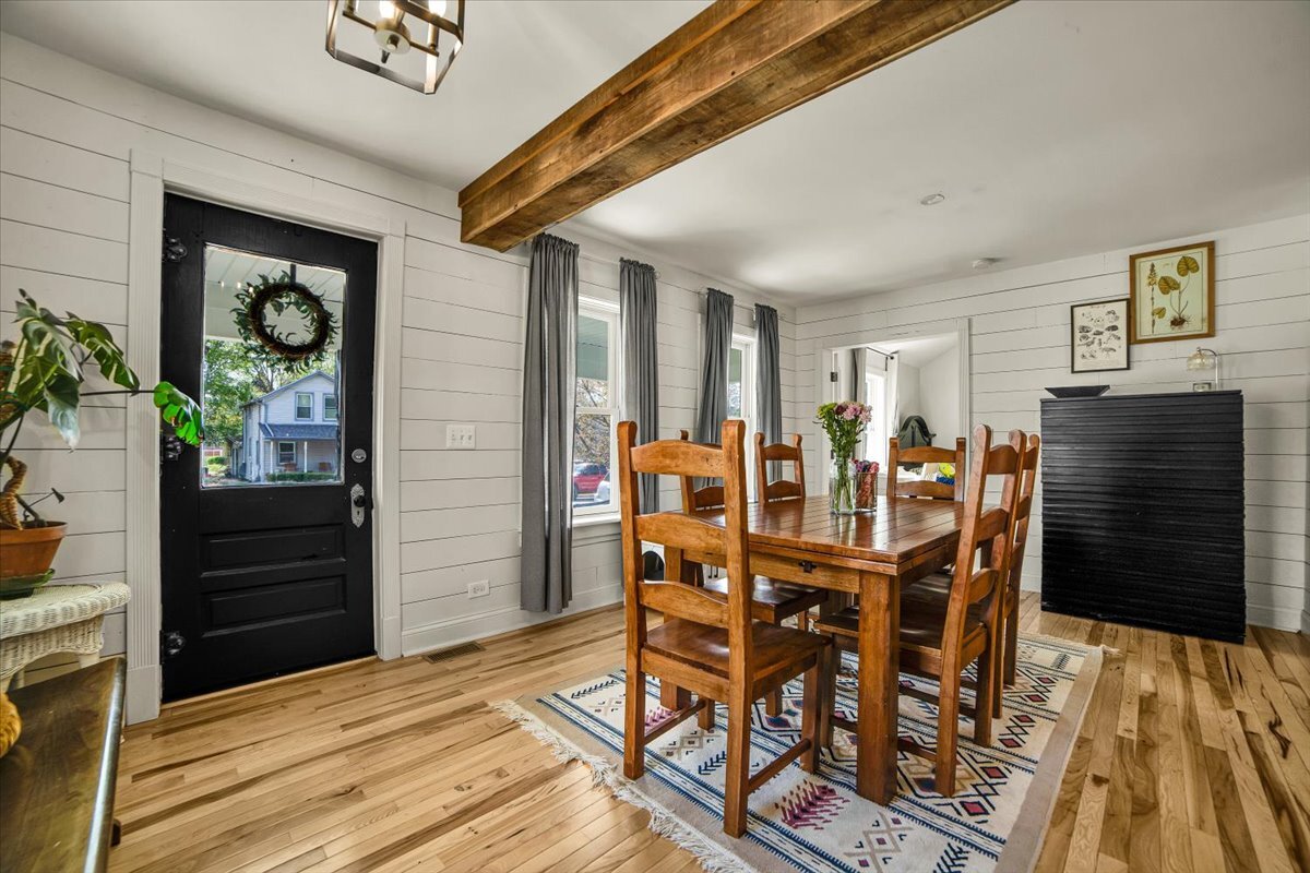 26 East Van Buren Street Oswego, IL 60543 - Photo 5 of 30