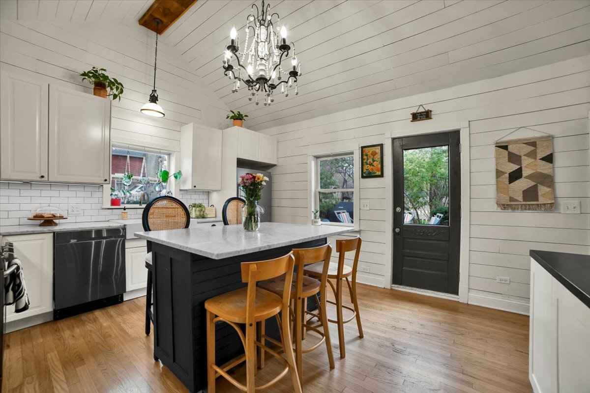 26 East Van Buren Street Oswego, IL 60543 - Photo 10 of 30