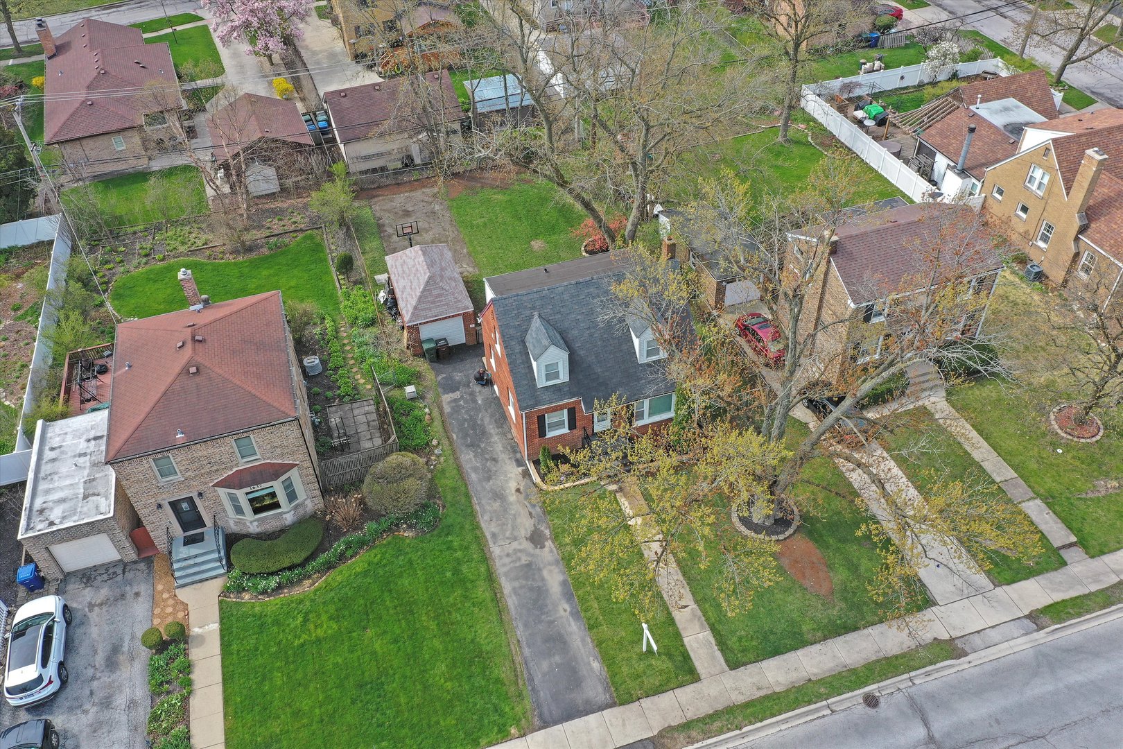 1643 183rd Street Homewood, IL 60430 - Photo 40 of 44 an aerial view of residential houses with outdoor space