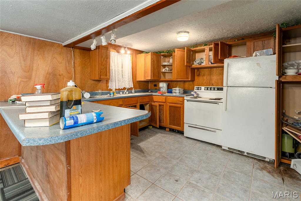 270 Alexander Street Eldorado, IL 62930 - Photo 11 of 24