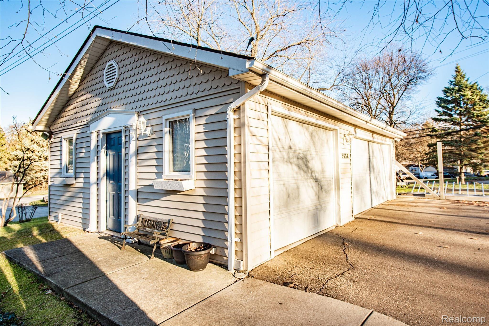 3638 Covert Road Waterford, MI 48328 - Photo 57 of 76 DSC_4604.jpg