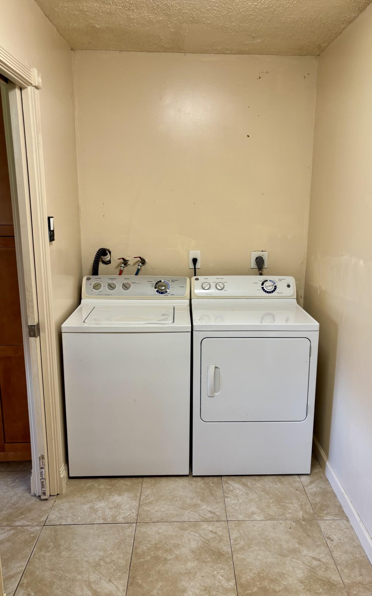 4916 Eaglewood Road, Unit A Boynton Beach, FL 33436 - Photo 28 of 35 Laundry