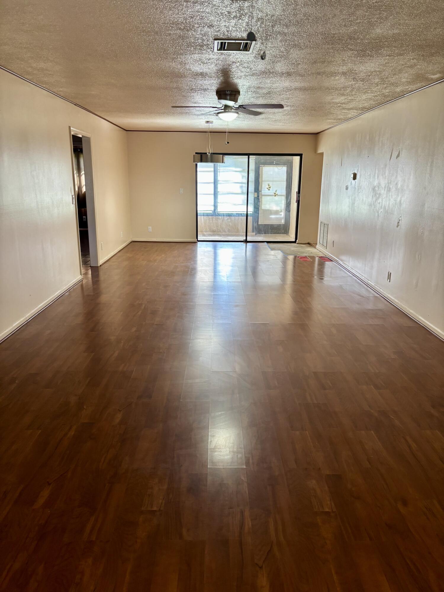 4916 Eaglewood Road, Unit A Boynton Beach, FL 33436 - Photo 6 of 35 Living/Dining