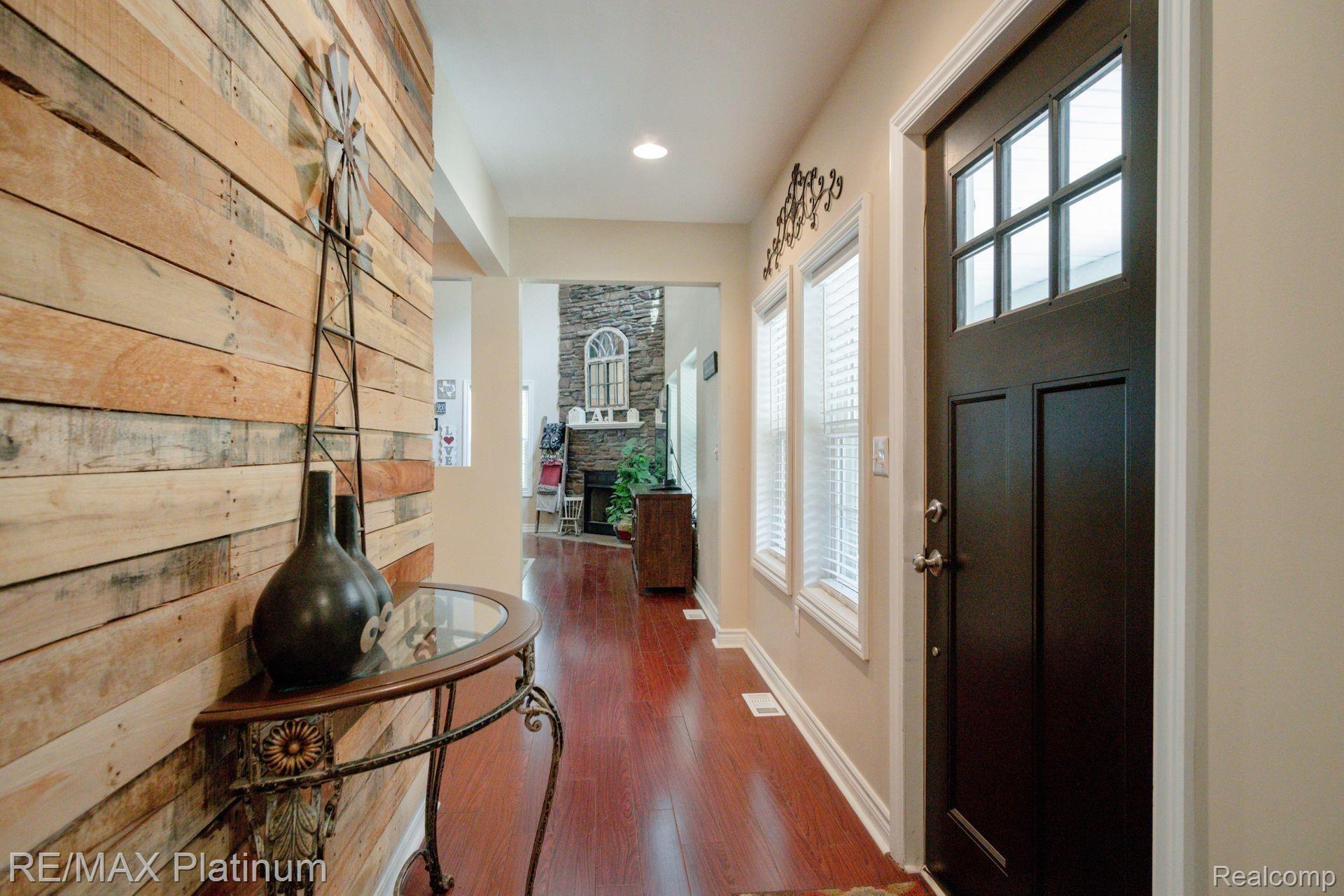 3107 Oak Grove Road Howell, MI 48855 - Photo 4 of 29 7.jpg