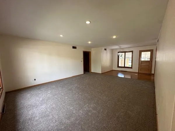 $235,000 | 1123 Elmhurst Avenue, Luverne, MN 56156