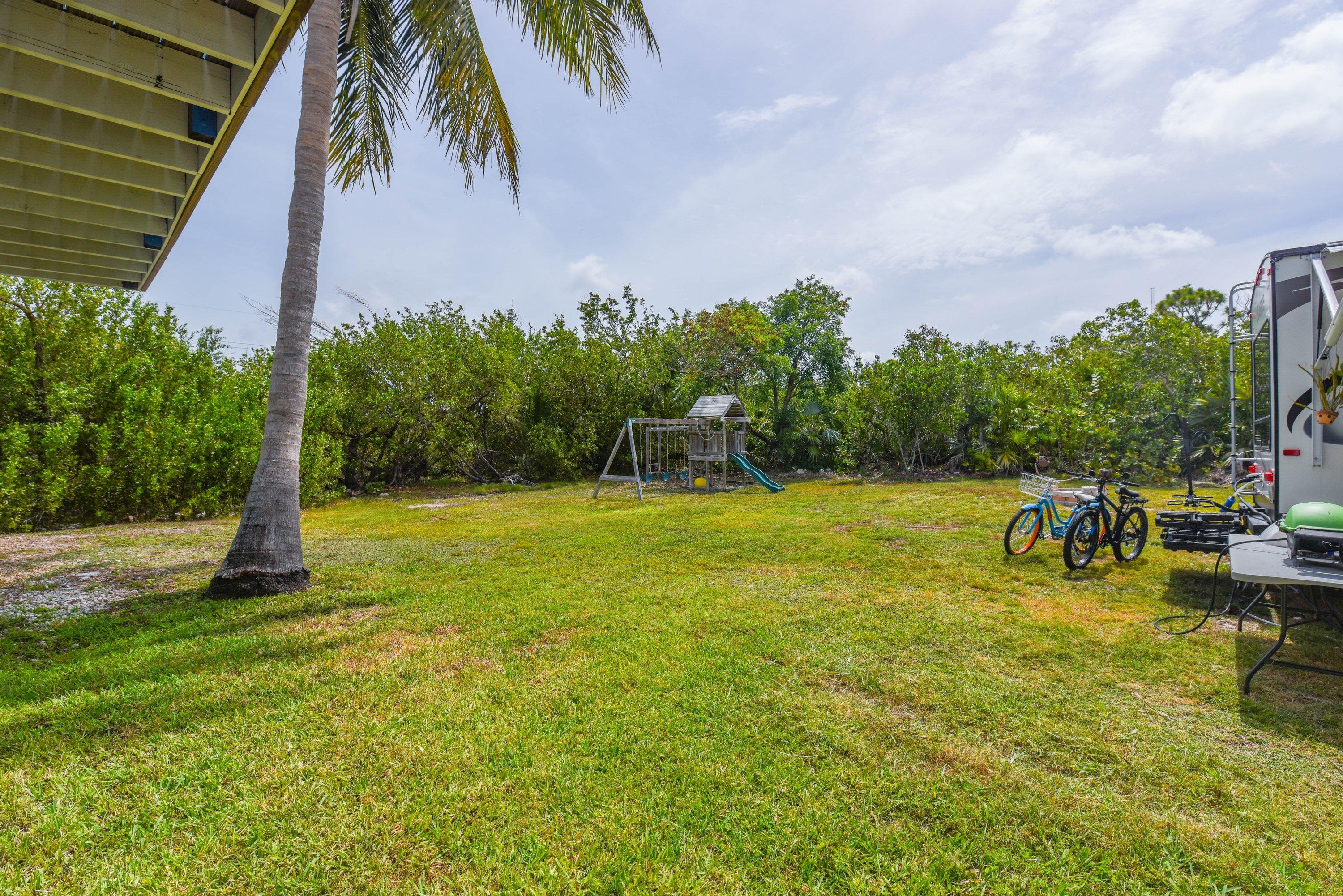 30155 Pine Channel Road Big Pine Key, FL 33043 - Photo 10 of 42 017-30155PineChannelRoad-BigPineKey-FL-3