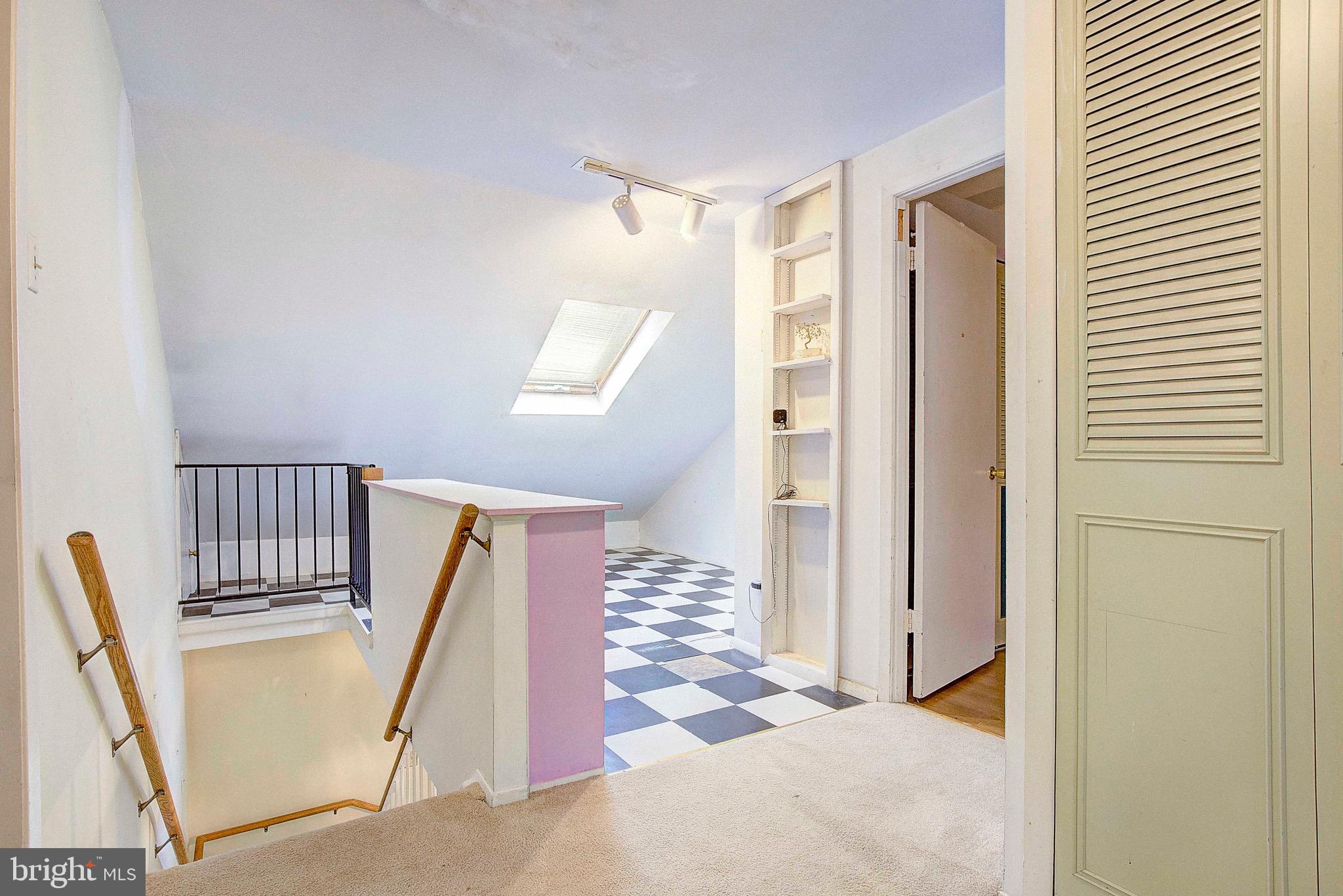 8705 Crestmont Lane Laurel, MD 20708 - Photo 29 of 31 Large second floor landing with natural light