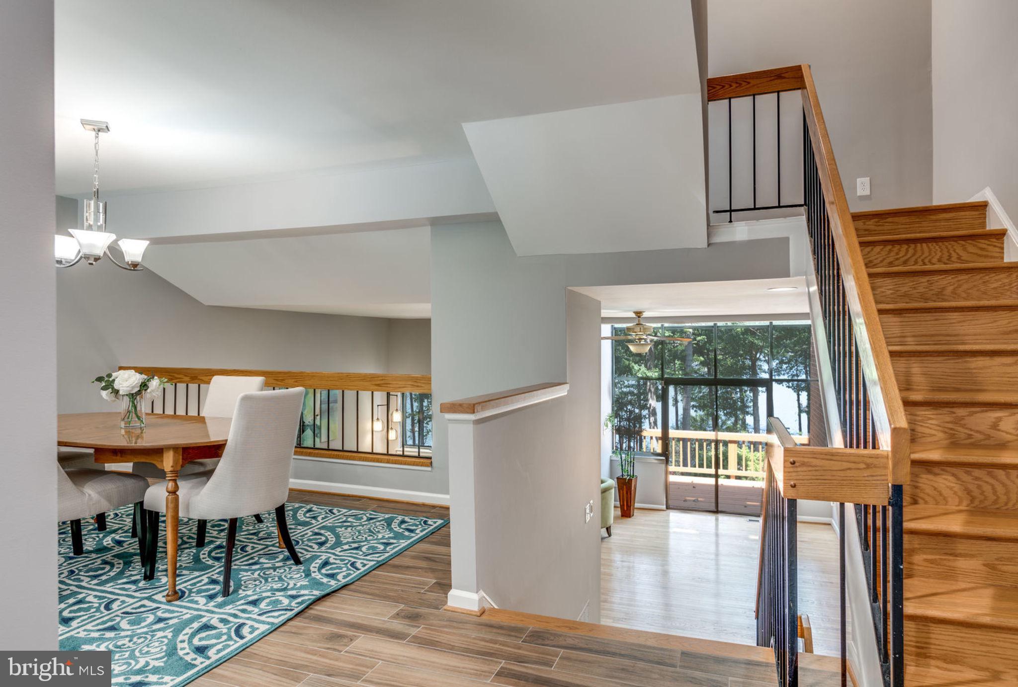 11048 Thrush Ridge Road Reston, VA 20191 - Photo 14 of 54 Foyer
