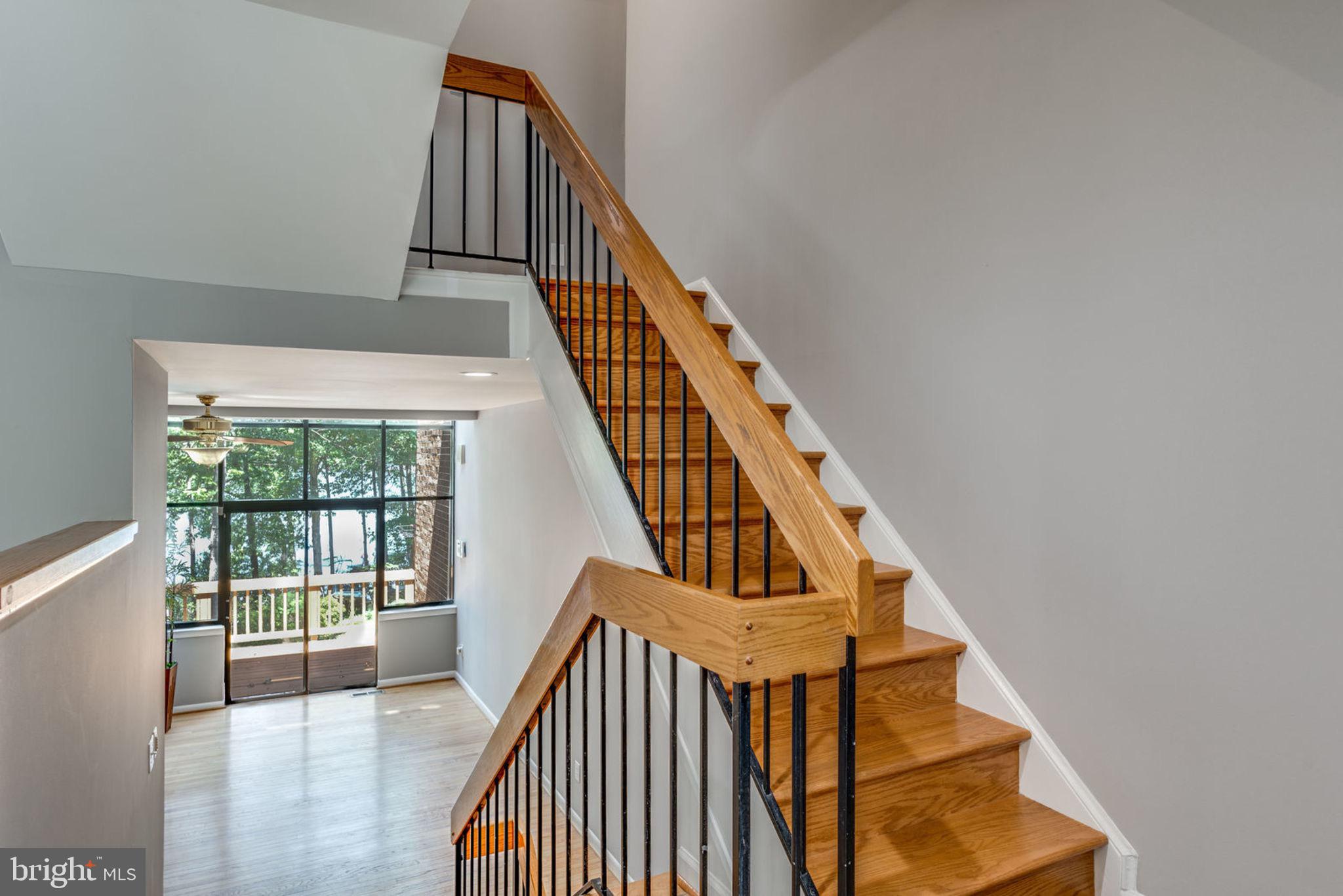 11048 Thrush Ridge Road Reston, VA 20191 - Photo 19 of 54 Stairs